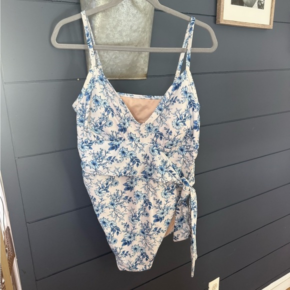 Maternity Floral Blue and White Wrap one piece  Swimsuit xl - Picture 1 of 5